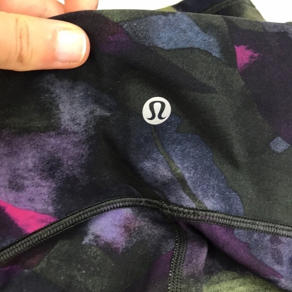 Lululemon Train Times 25" Aura Dark Chrome Multi - Picture 6 of 8